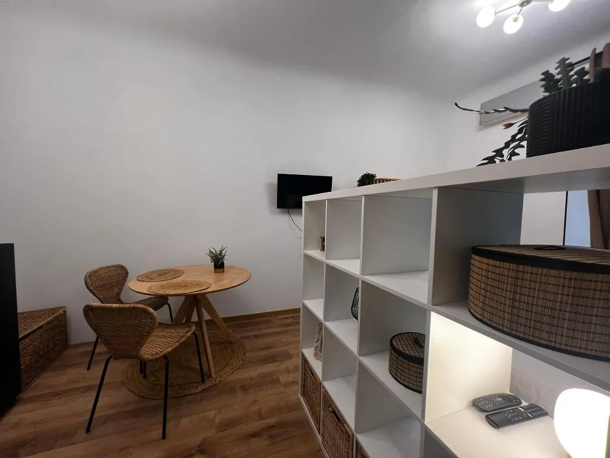 Appartement Regina Milano Ai Navigli - Sky Tv, Wifi And Breakfast Box  Milan