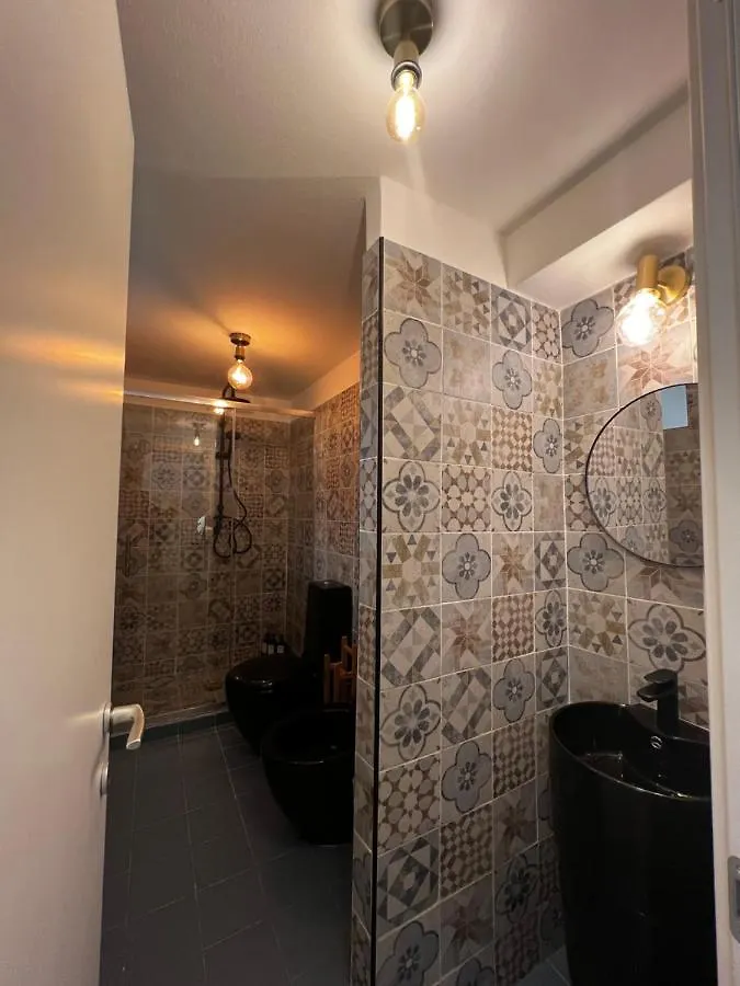 Appartement Regina Milano Ai Navigli - Sky Tv, Wifi And Breakfast Box