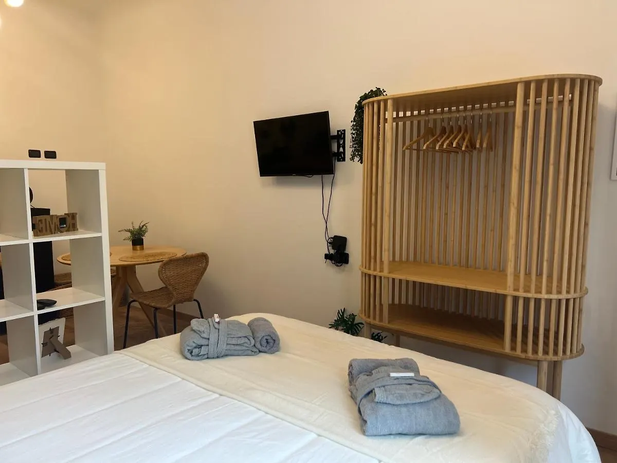 Appartement Regina Milano Ai Navigli - Sky Tv, Wifi And Breakfast Box 0*, Milan Italie
