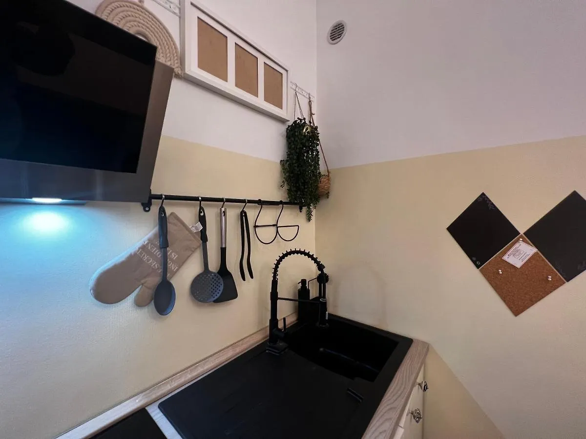 Apartamento Regina Milano Ai Navigli - Sky Tv, Wifi And Breakfast Box Italia