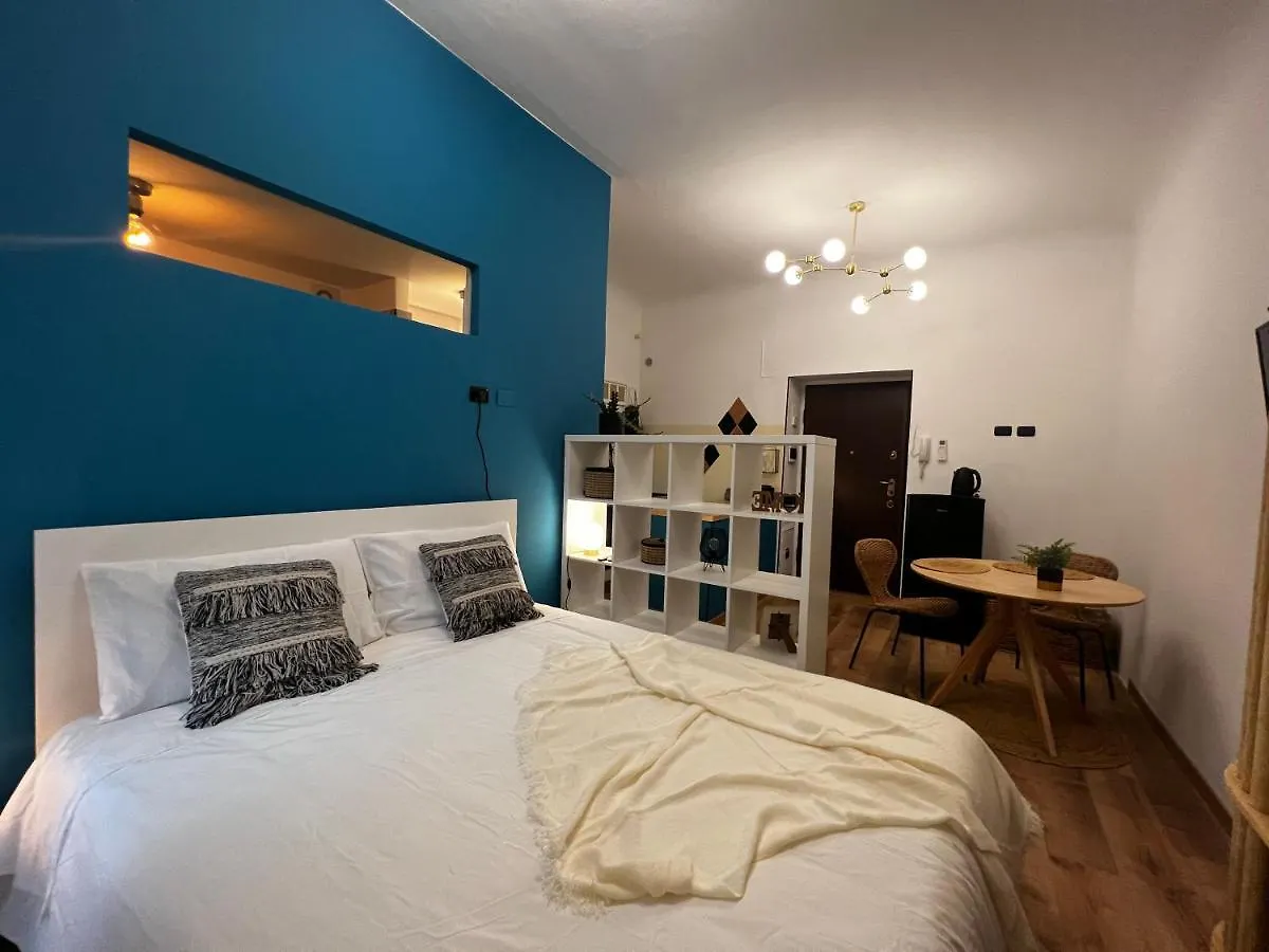 Apartamento Regina Milano Ai Navigli - Sky Tv, Wifi And Breakfast Box Italia
