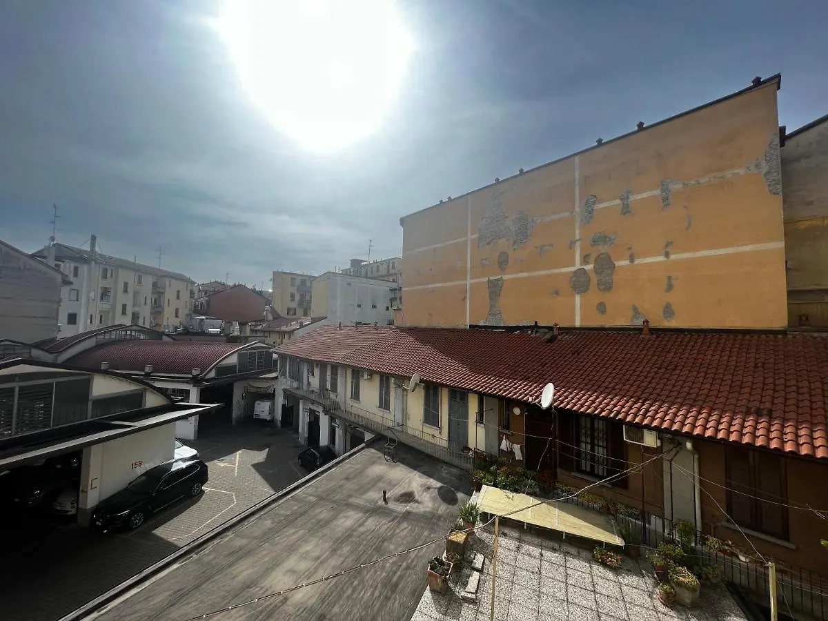 Apartamento Regina Milano Ai Navigli - Sky Tv, Wifi And Breakfast Box 0*,
