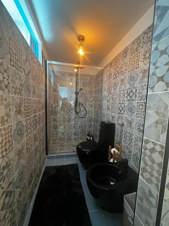 Apartamento Regina Milano Ai Navigli - Sky Tv, Wifi And Breakfast Box Italia