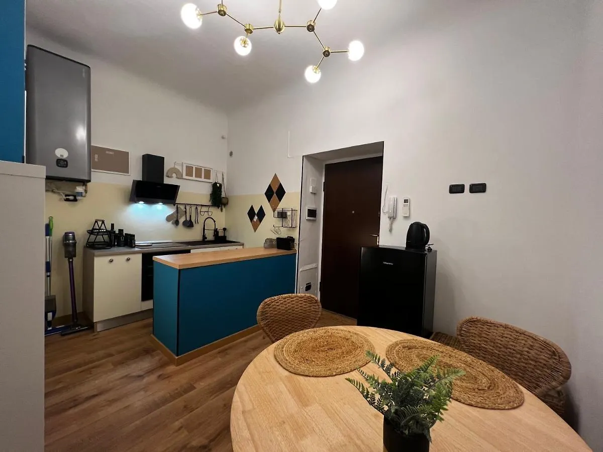 Apartamento Regina Milano Ai Navigli - Sky Tv, Wifi And Breakfast Box